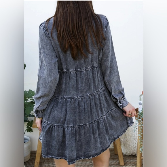 Velvet Heart Chambray Long Sleeve Dress - Picture 3 of 8